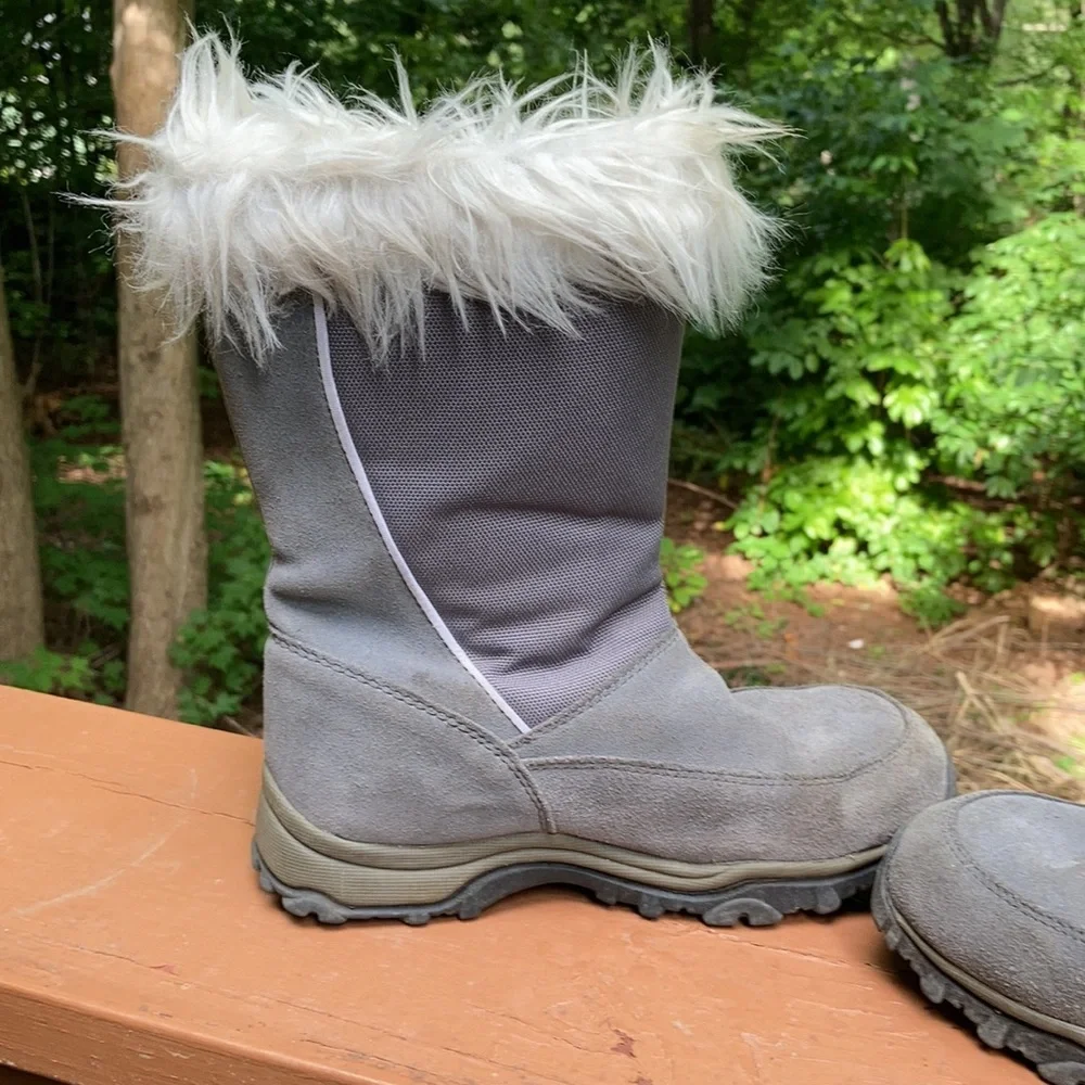 Hanna Anderson grey leather boots